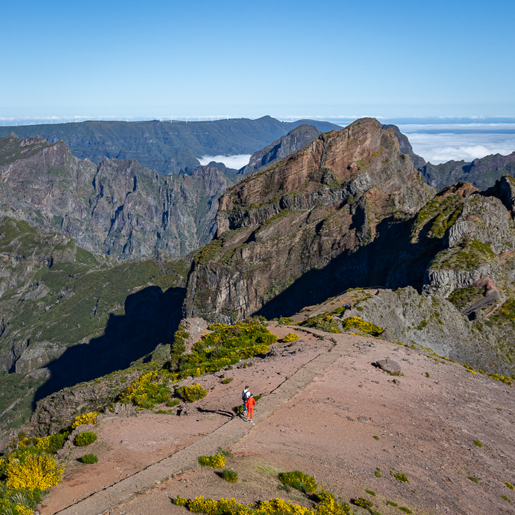 Hikers below the Miradouro Pico do Arieiro in the direction of Pico Ruivo