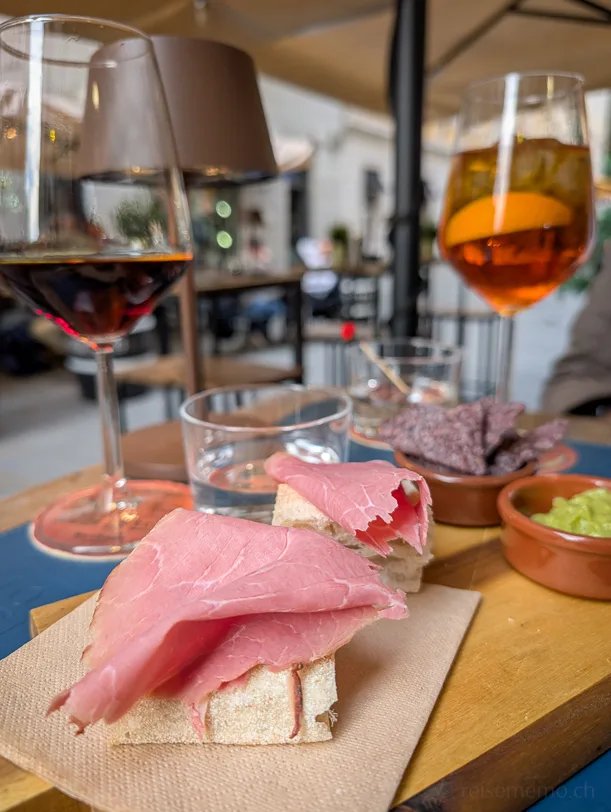 Was tun in Triest - der Kaffeehauptstadt Italiens 12 mor cocktail triest bei Reisememo