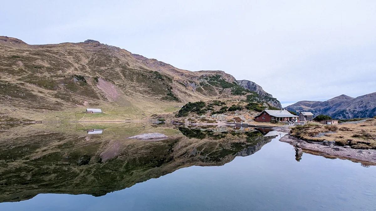 Geniessertour zum Murgsee – Herbstliche Idylle im Murgtal Murgsee im Herbst
