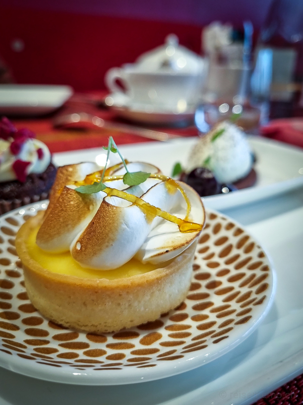Tarte au Citron vom Dessertbuffet