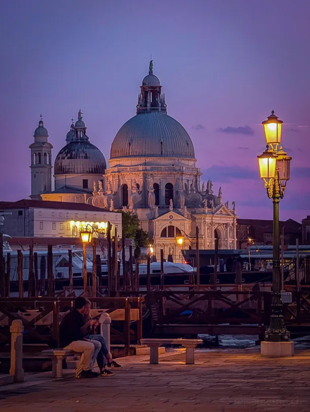 Was tun rund um Triest: Vom Märchenschloss, Tropfsteinhöhlen und Slowenien 12 venedig basilica santa maria della salute bei Reisememo