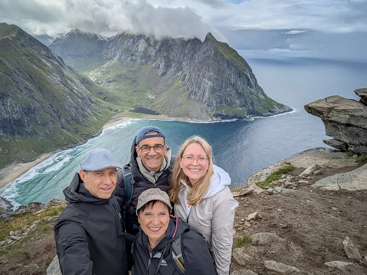 Gruppenfoto auf dem Ryten in den Lofoten