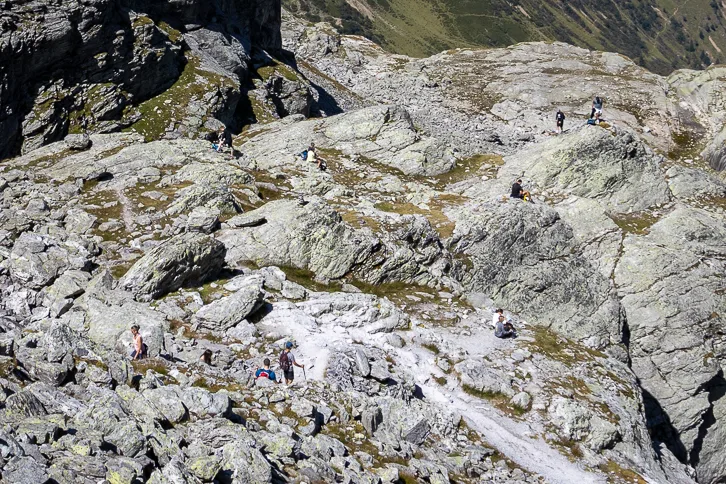 Wanderer picknicken am Schottensee